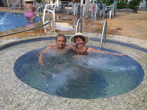 Puntacaldas Casa 1 Di�ria 840 Acomoda 6