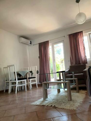 Hostal Apartmani Mileti?