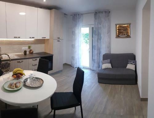 Niko Apartment