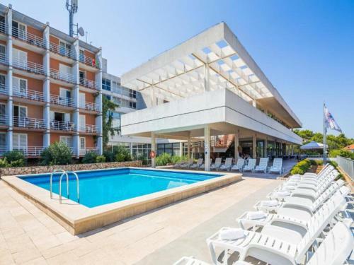 Hostal Room In Guest Room - Commodious All Inclusive Double Room With Sea View