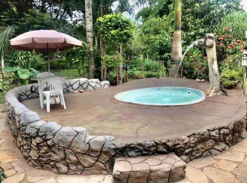 Casa Ch�cara Charmosa Em Caldas Novas!