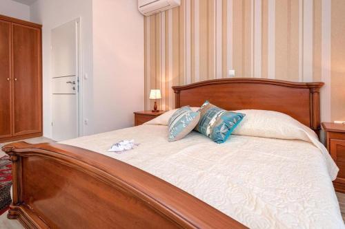 Seaside Apartments With A Swimming Pool Jelsa, Hvar - 2067