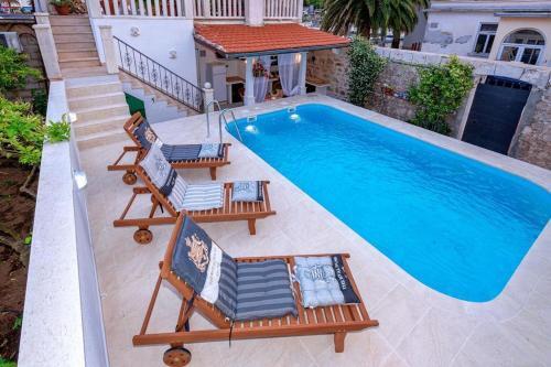 Seaside Apartments With A Swimming Pool Jelsa, Hvar - 2067