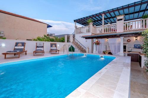 Seaside Apartments With A Swimming Pool Jelsa, Hvar - 2067