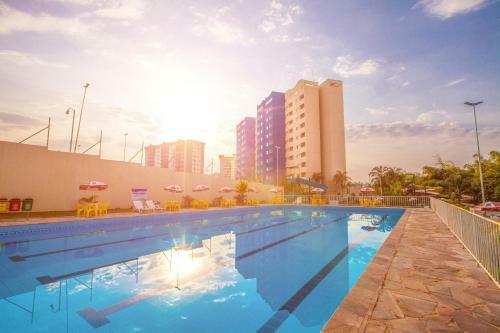 Apartamento Golden Dolphin Express Via Giro Imobtech