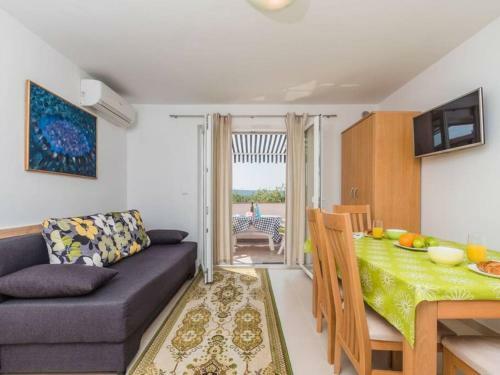 Apartment F-3 Klimno