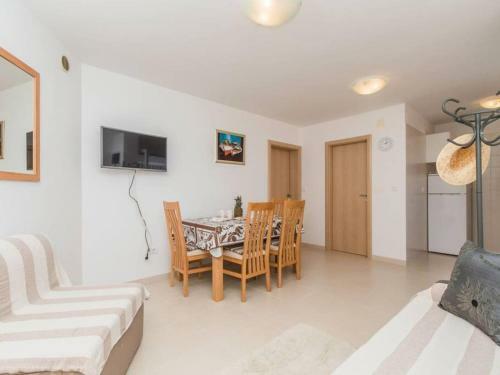 Apartment F-4 Klimno