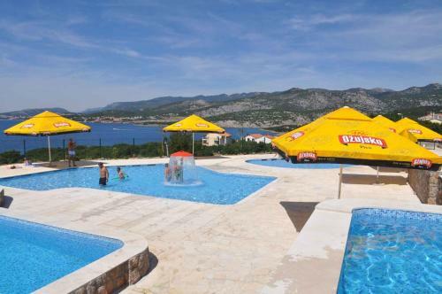 Mobilehomes In Klenovica 35297