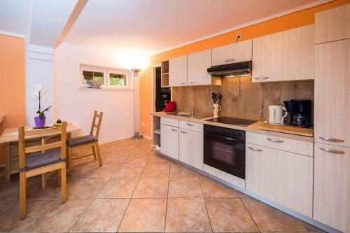 Apartment In Klenovica 15399