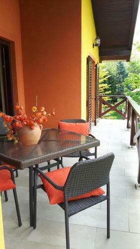 Apartment Villa Ema