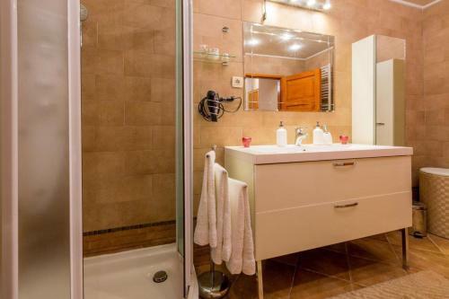 Holiday Home In Krizisce 40737
