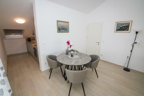 Skylight Apartments