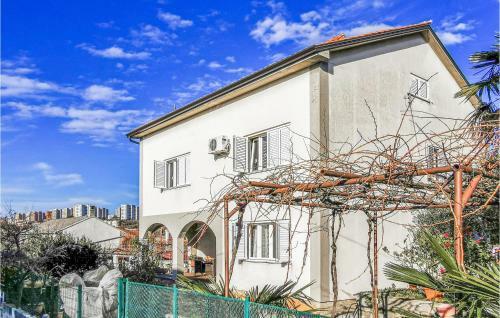 Nice Apartment In Kostrena With 2 Bedrooms
