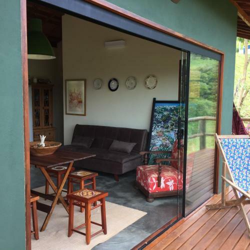 Lodge Canarinho Da Terra Com Seu C�o