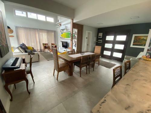 Casa Com Piscina E Spa Em Condominio A Beira Da Lagoa de Ibiraquera