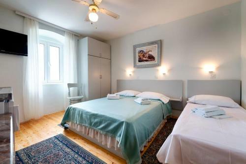 Apartments By The Sea Komiza, Vis - 9703