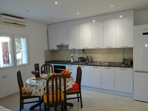 Apartment Marina Komiza