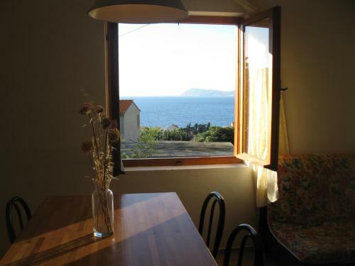 Hostal Apartments Bako Komiza