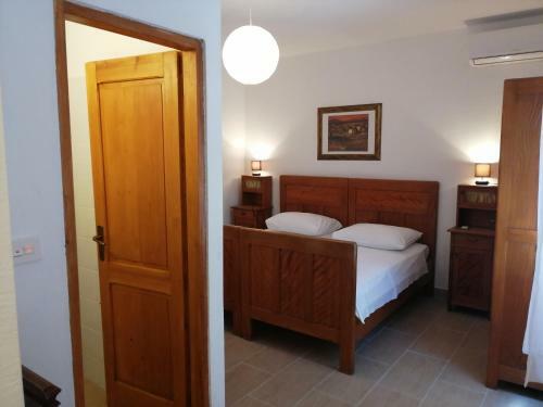 Hostal Apartments Bako Komiza