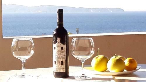 Hostal Apartments Bako Komiza