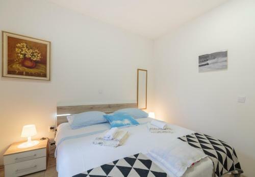 Apartment E?a
