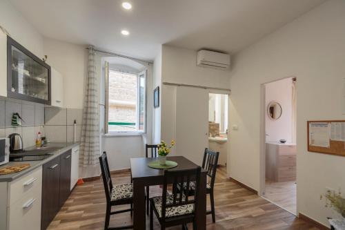 Apartment E?a