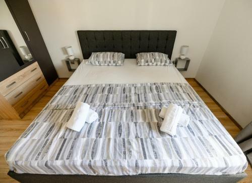 Apartments M