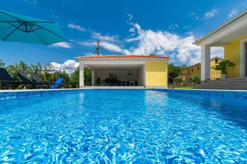 Villa Mario With Private Heated Saltwater Pool