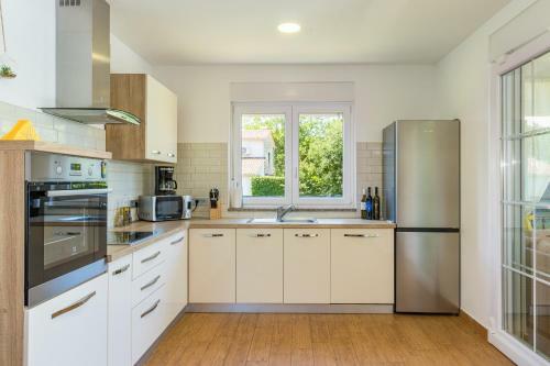 Villa Mario With Private Heated Saltwater Pool