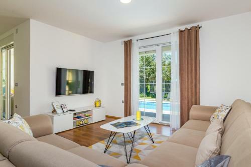Villa Mario With Private Heated Saltwater Pool
