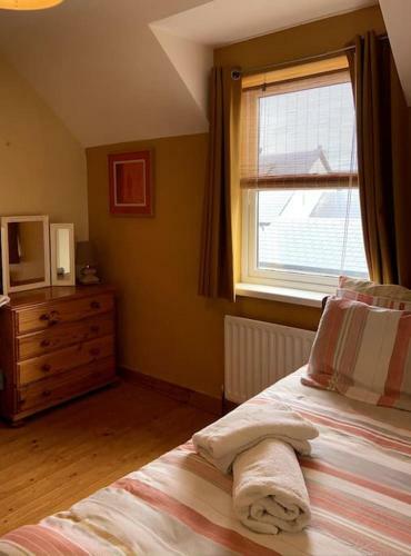 Cosy 3 Bed Cottage With A Indoor Fireplace!