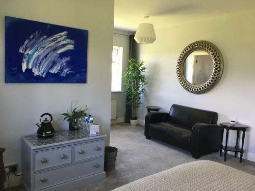 Follies Suites Ballyvoile