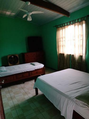 Casa De Praia Em Jacon� - Centro De Jacone - Com�rcios E Mercado!