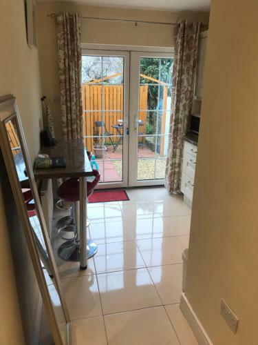 Self Contained 1 Bed Apartment