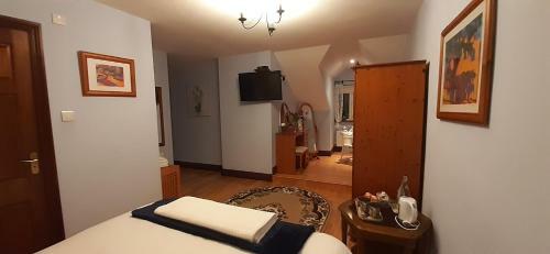 Creevagh (room Only)