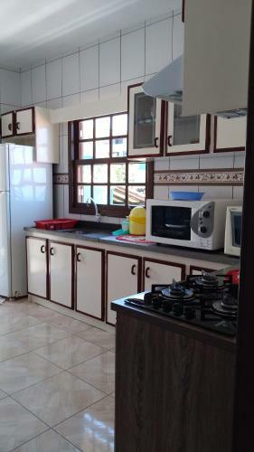 Casa P/ Fam�lia Com Vista Para O Mar