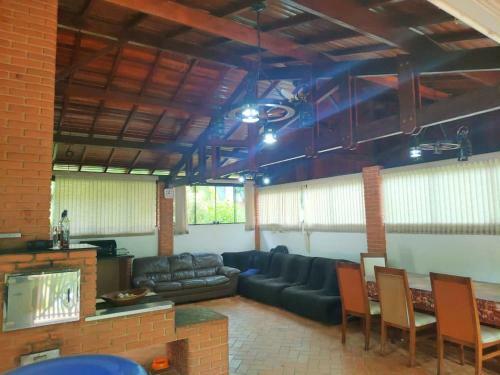 Ch�cara C/ 50 Mil Metros Lago+piscina