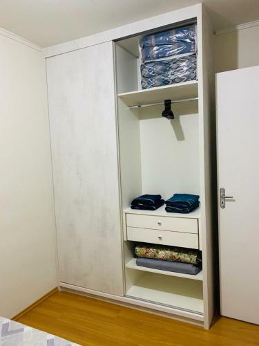 Apartamento Inteiro Com Wifi 70mb, Ar Condicionado, Proximo Ao Estadio Do Caf�