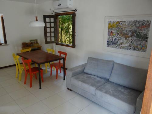 Casa Confort�vel Completa Em Condom�nio