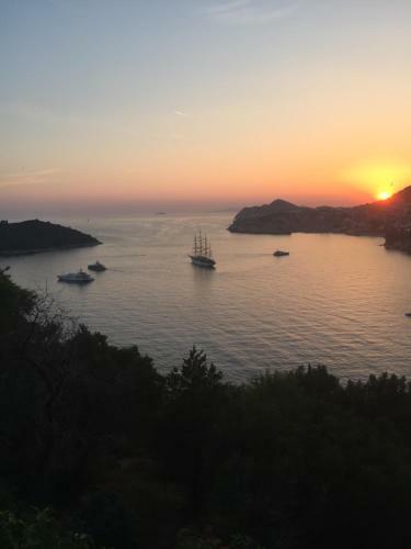 Hostal Apartment And Room Sveti Jakov