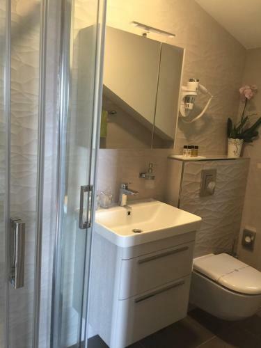 Hostal Apartment And Room Sveti Jakov