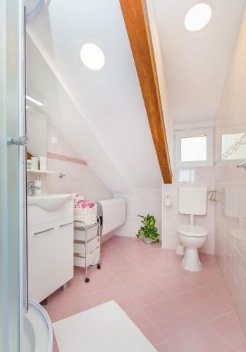 Hostal Sobe Na Konalu