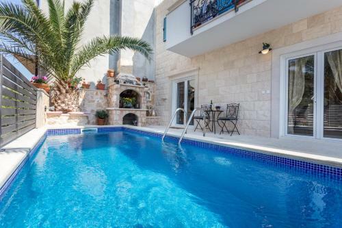 Apartamentos Villa Capitis In The Center