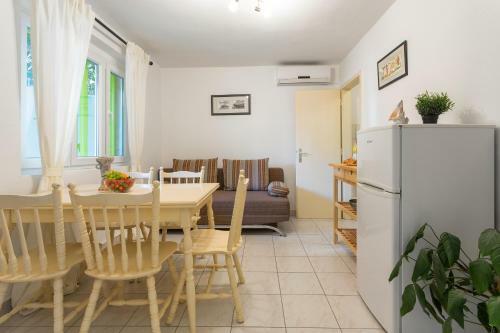 Central View Apartment