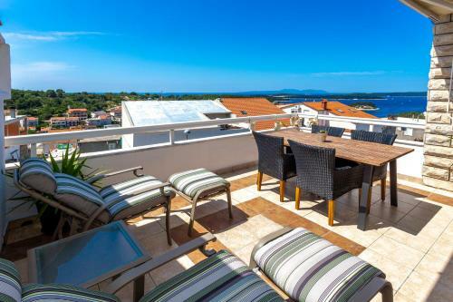 Peaceful Apartment With Beautiful View