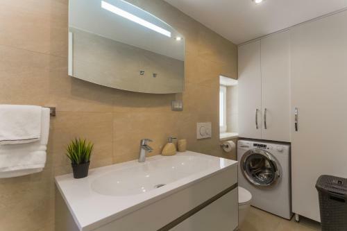 Apartamentos Azamara Old Town Residence
