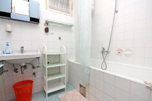 Apartments With Wifi Hvar - 5690