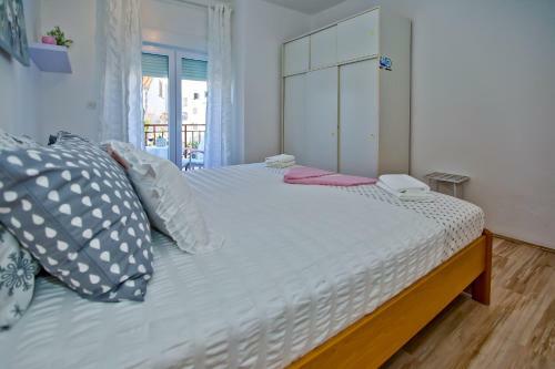 Apartments Ana II