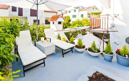 Apartments Ana II