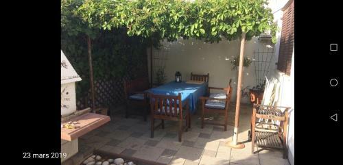 Cosy Apartment With Garden